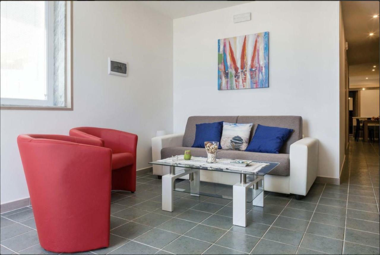 Beach Home Agnone Bagni Luaran gambar