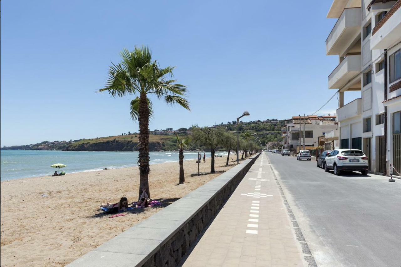 Beach Home Agnone Bagni Luaran gambar